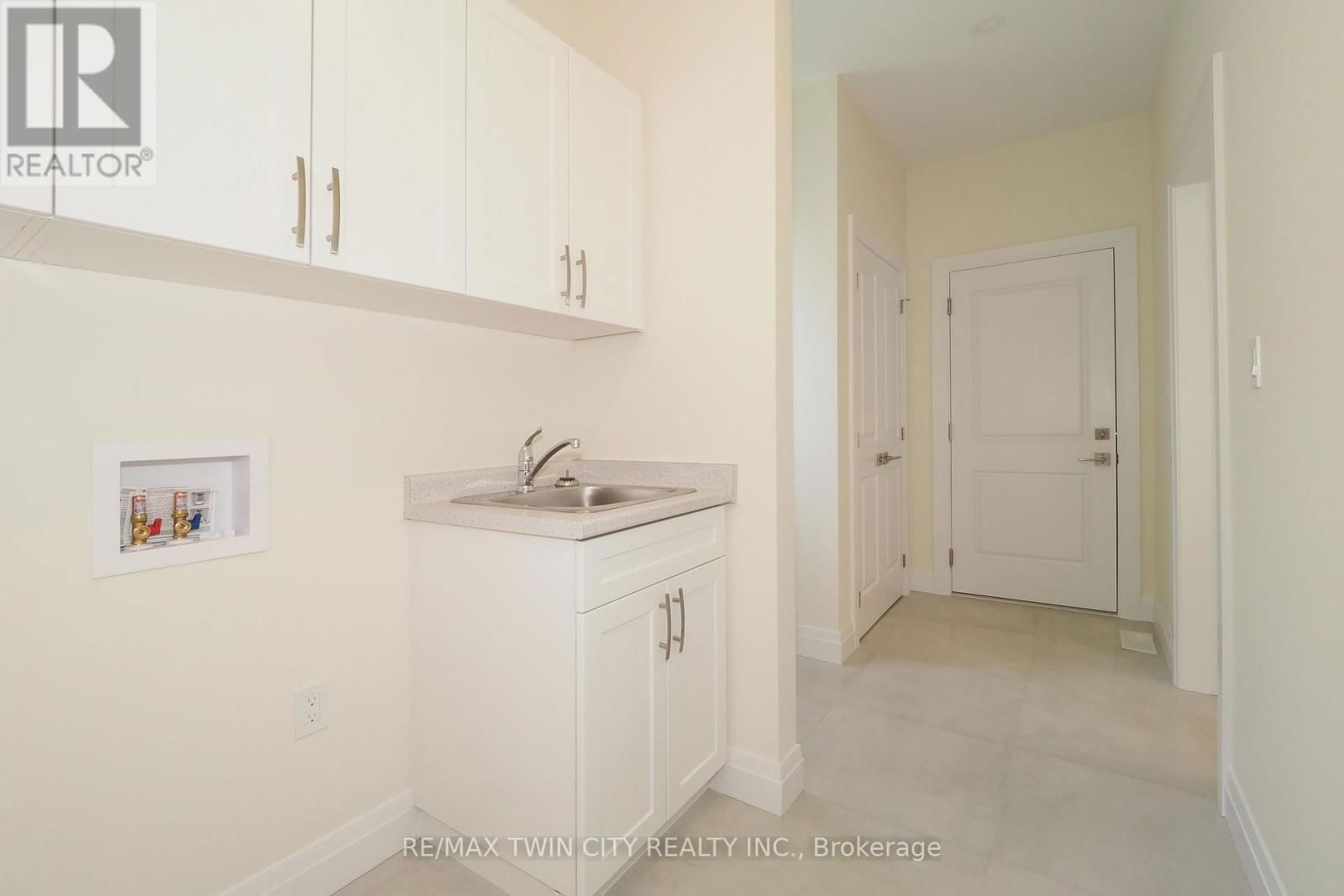 220 JEFFREY PLACE Image 25