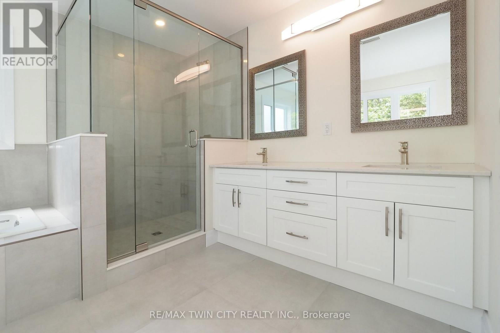 220 JEFFREY PLACE Image 33