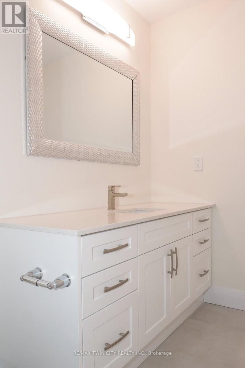 220 JEFFREY PLACE Image 39