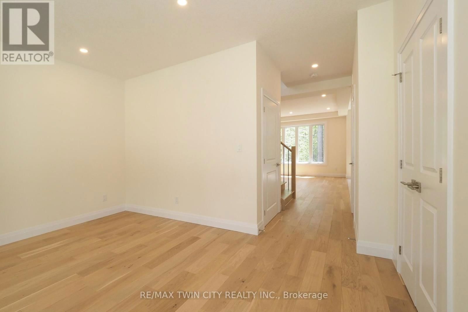 220 JEFFREY PLACE Image 4