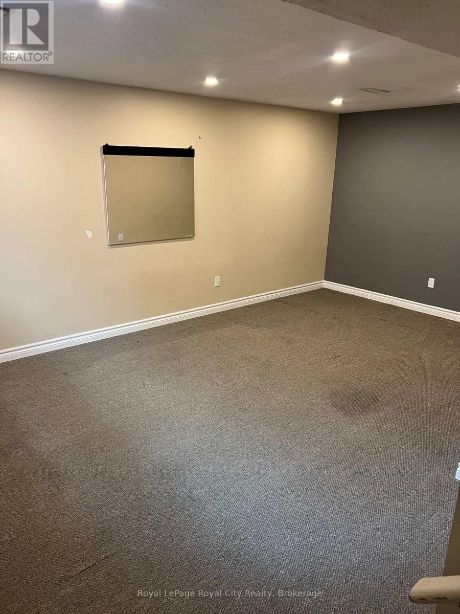 47 SIMMONDS DRIVE Image 14