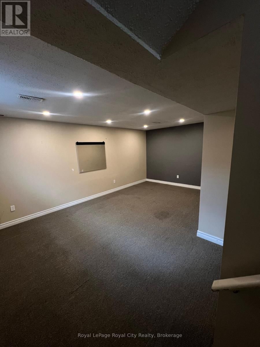47 SIMMONDS DRIVE Image 15
