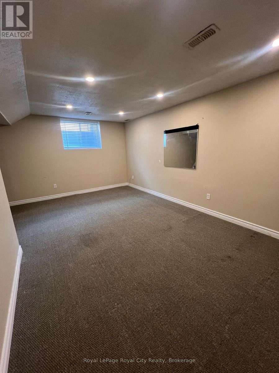 47 SIMMONDS DRIVE Image 16