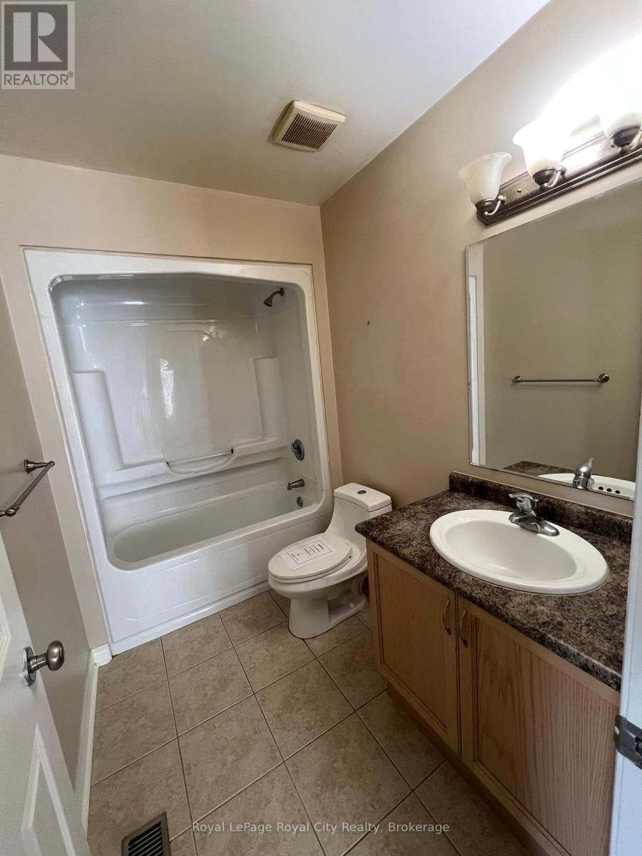 47 SIMMONDS DRIVE Image 23