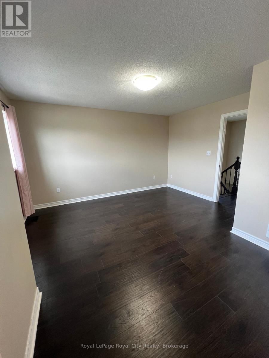 47 SIMMONDS DRIVE Image 25