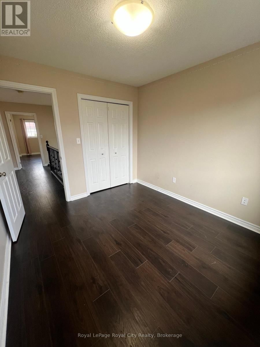47 SIMMONDS DRIVE Image 28