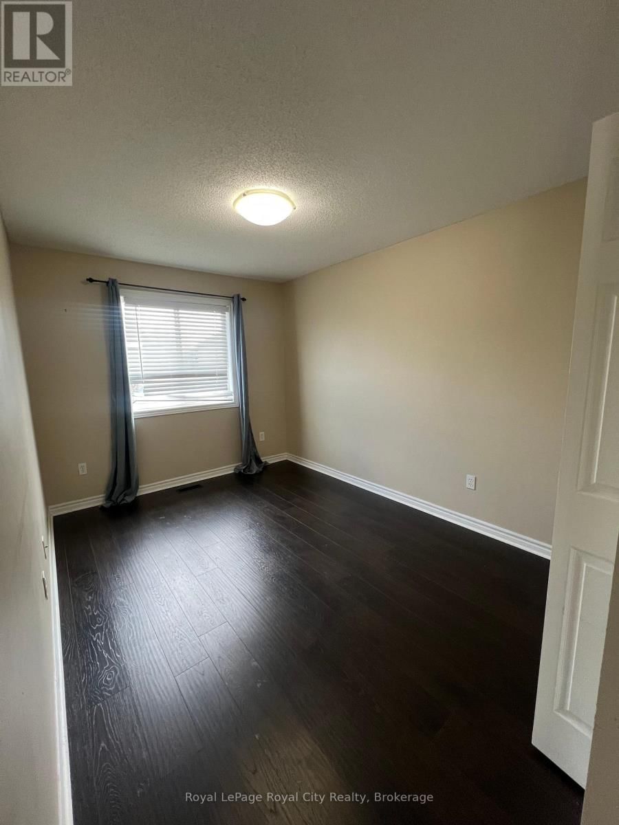 47 SIMMONDS DRIVE Image 29
