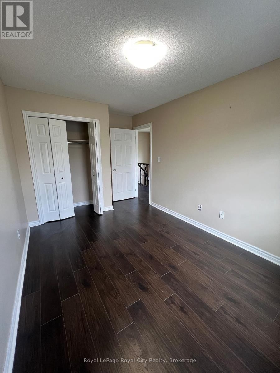 47 SIMMONDS DRIVE Image 30