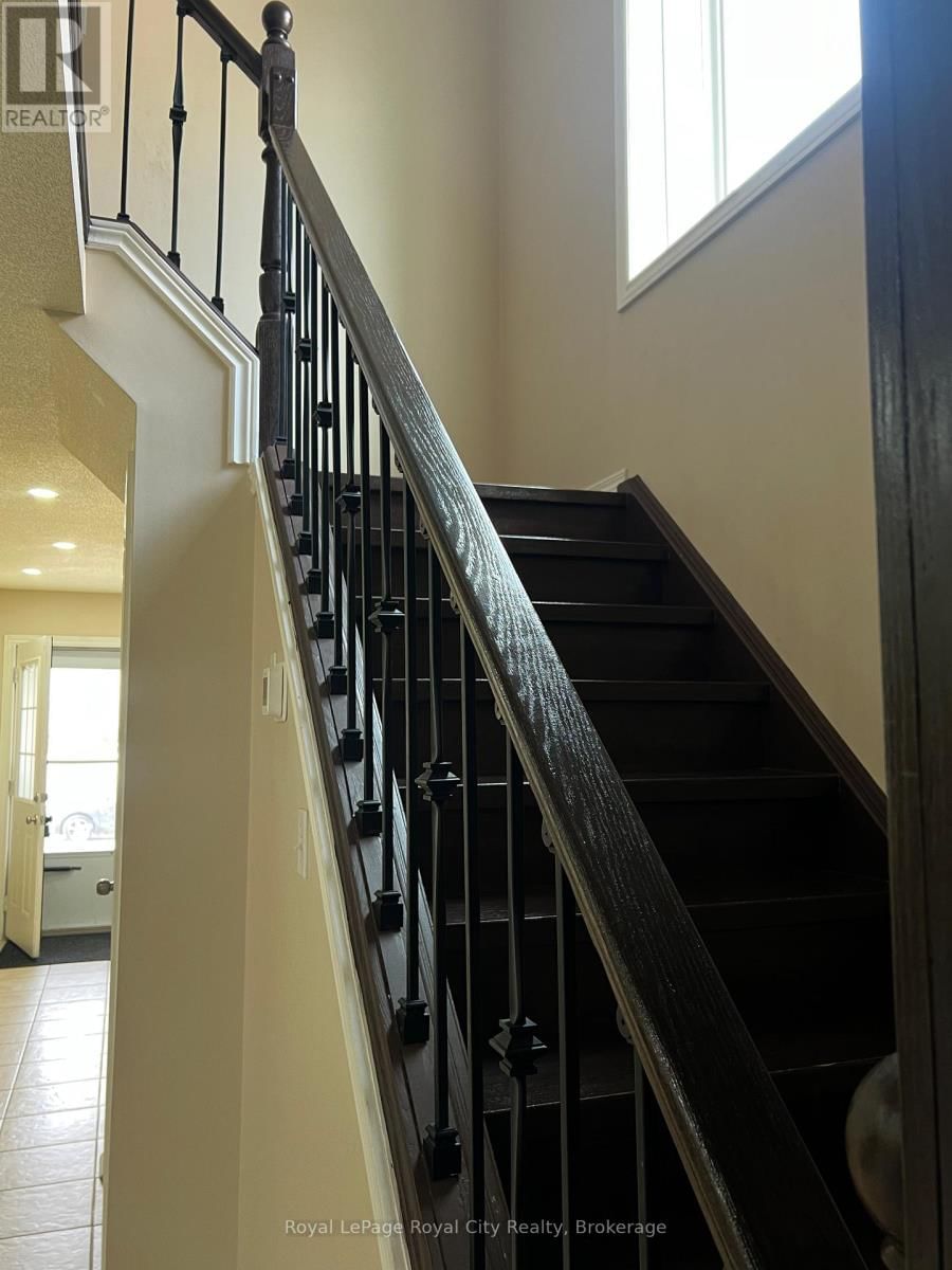 47 SIMMONDS DRIVE Image 31