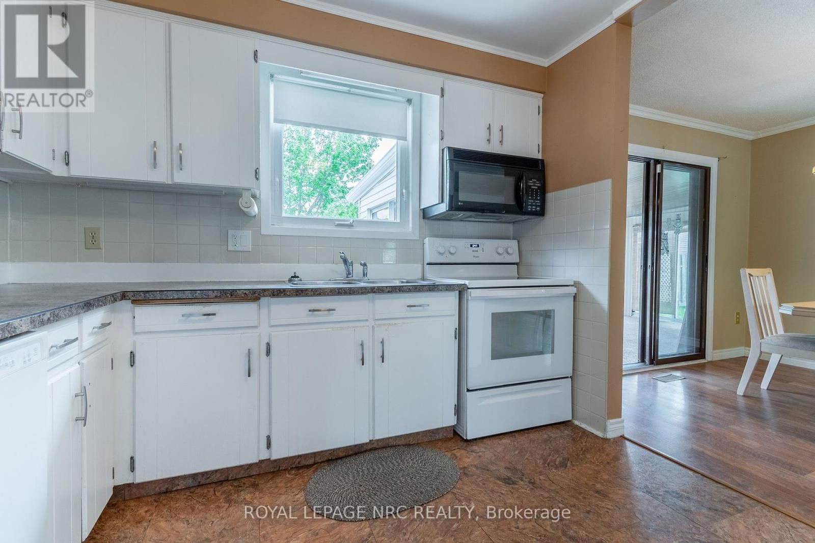 7404 SANDY COURT Image 10