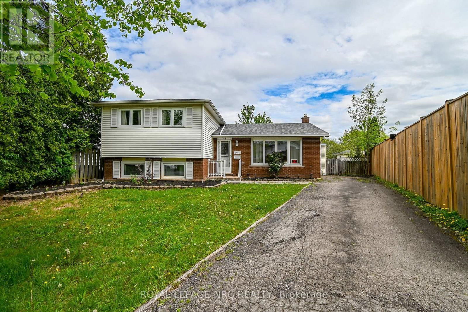 7404 SANDY COURT Image 2