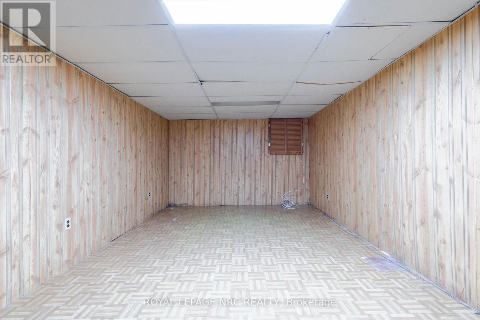 7404 SANDY COURT Image 21