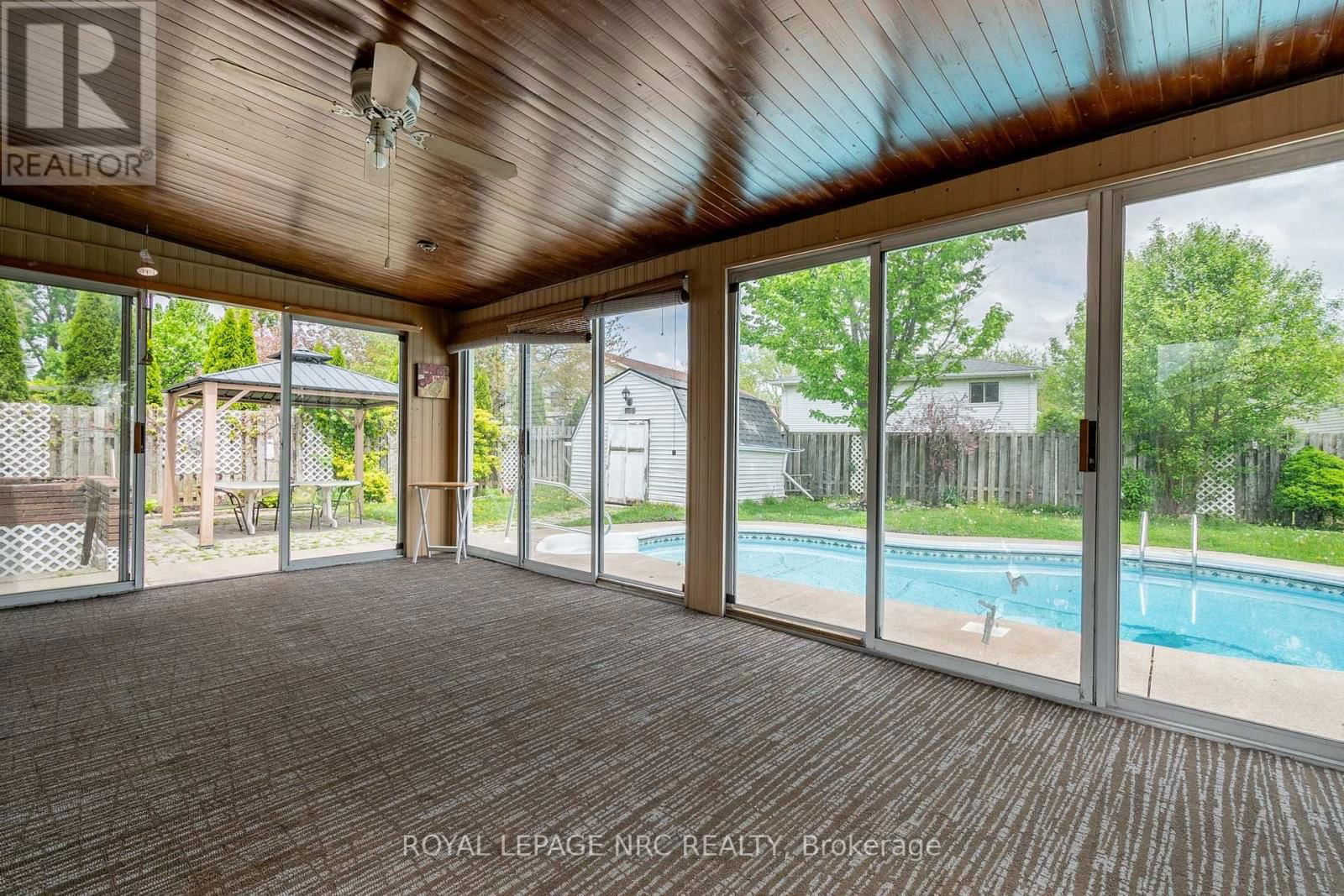 7404 SANDY COURT Image 24