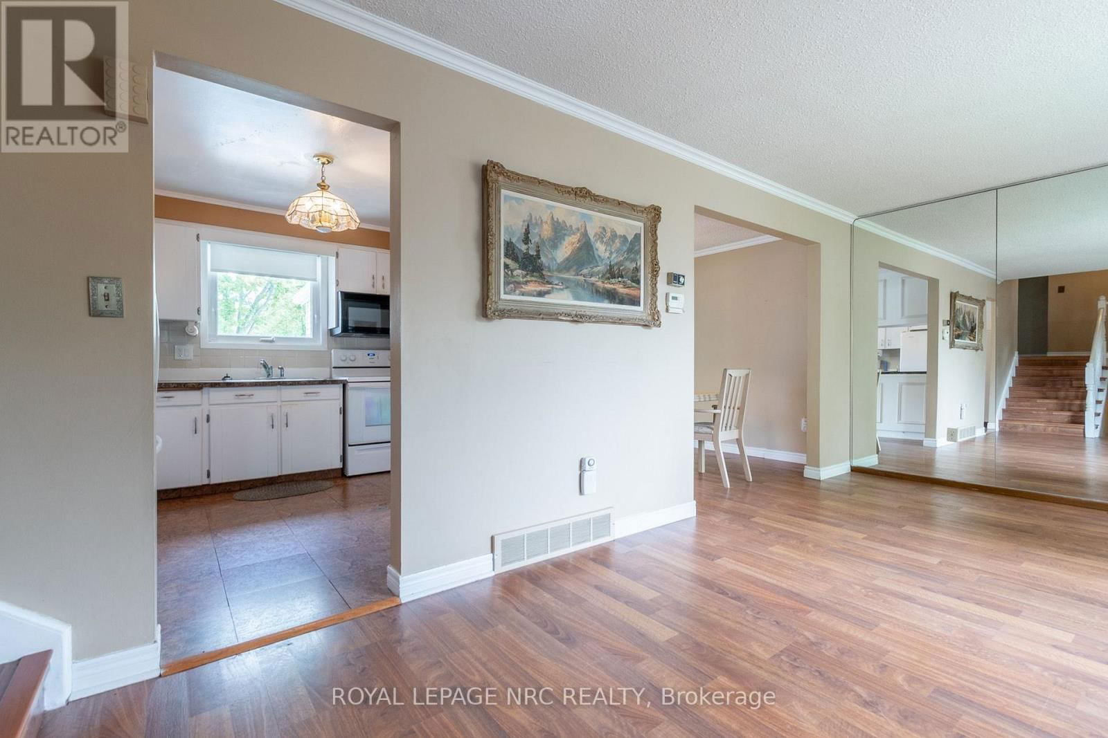 7404 SANDY COURT Image 4