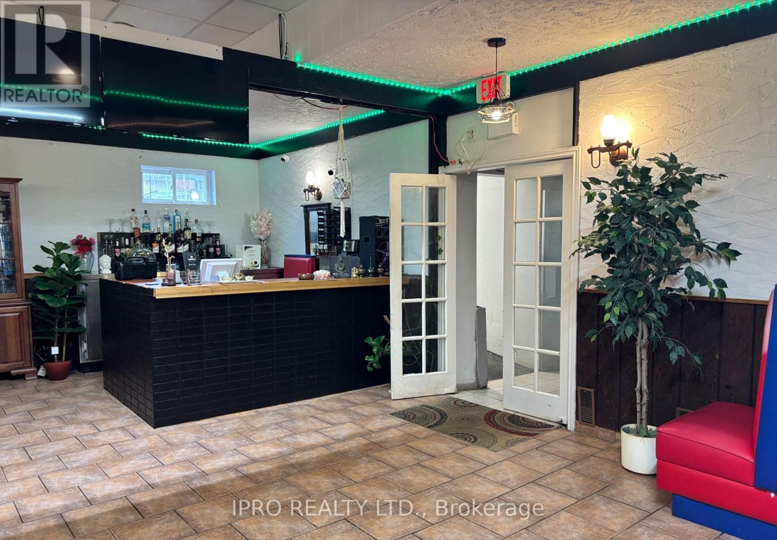182 KING STREET Image 5