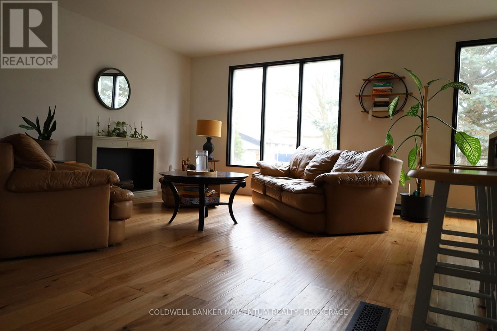 103 GLENAYR PLACE Image 16