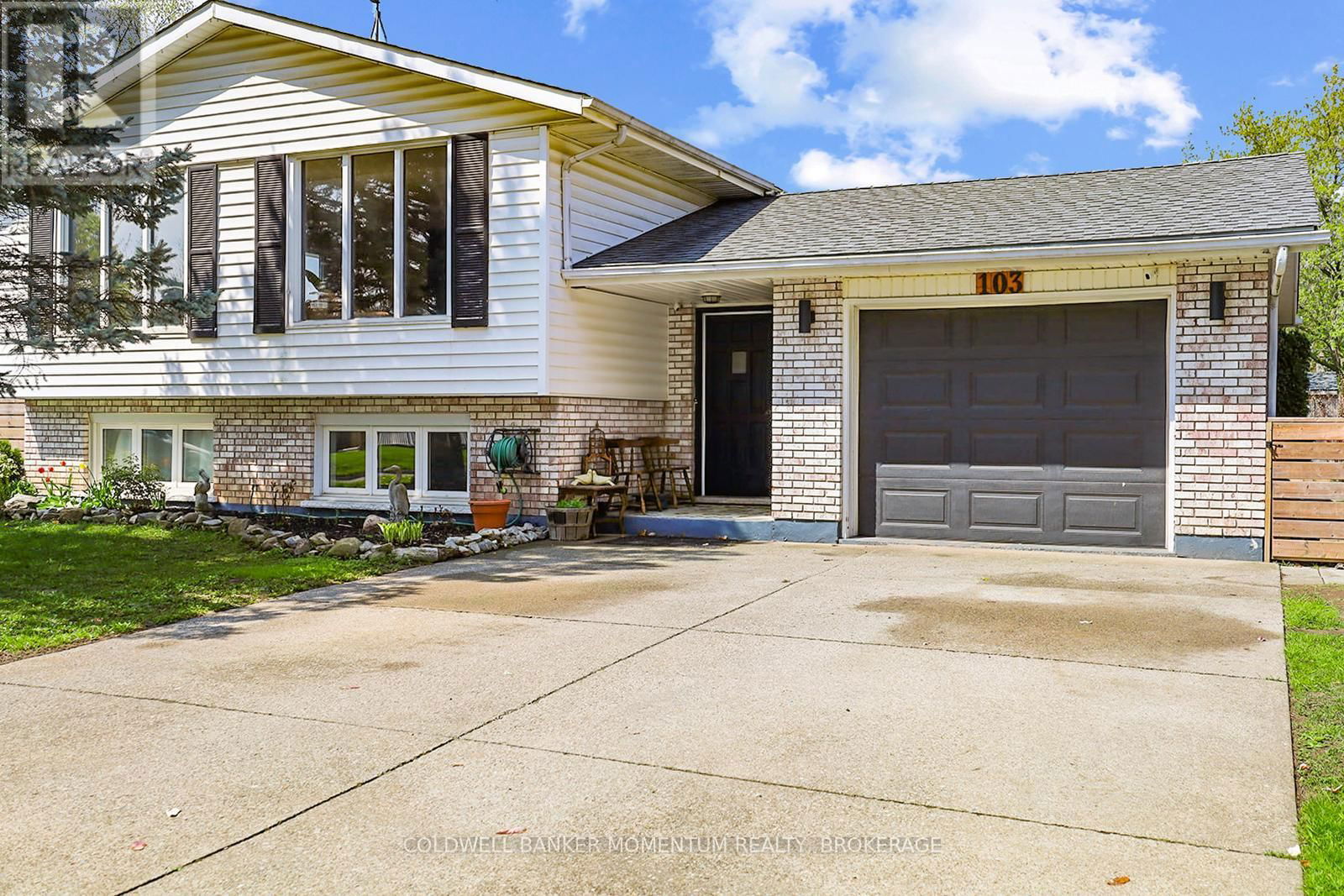 103 GLENAYR PLACE Image 2