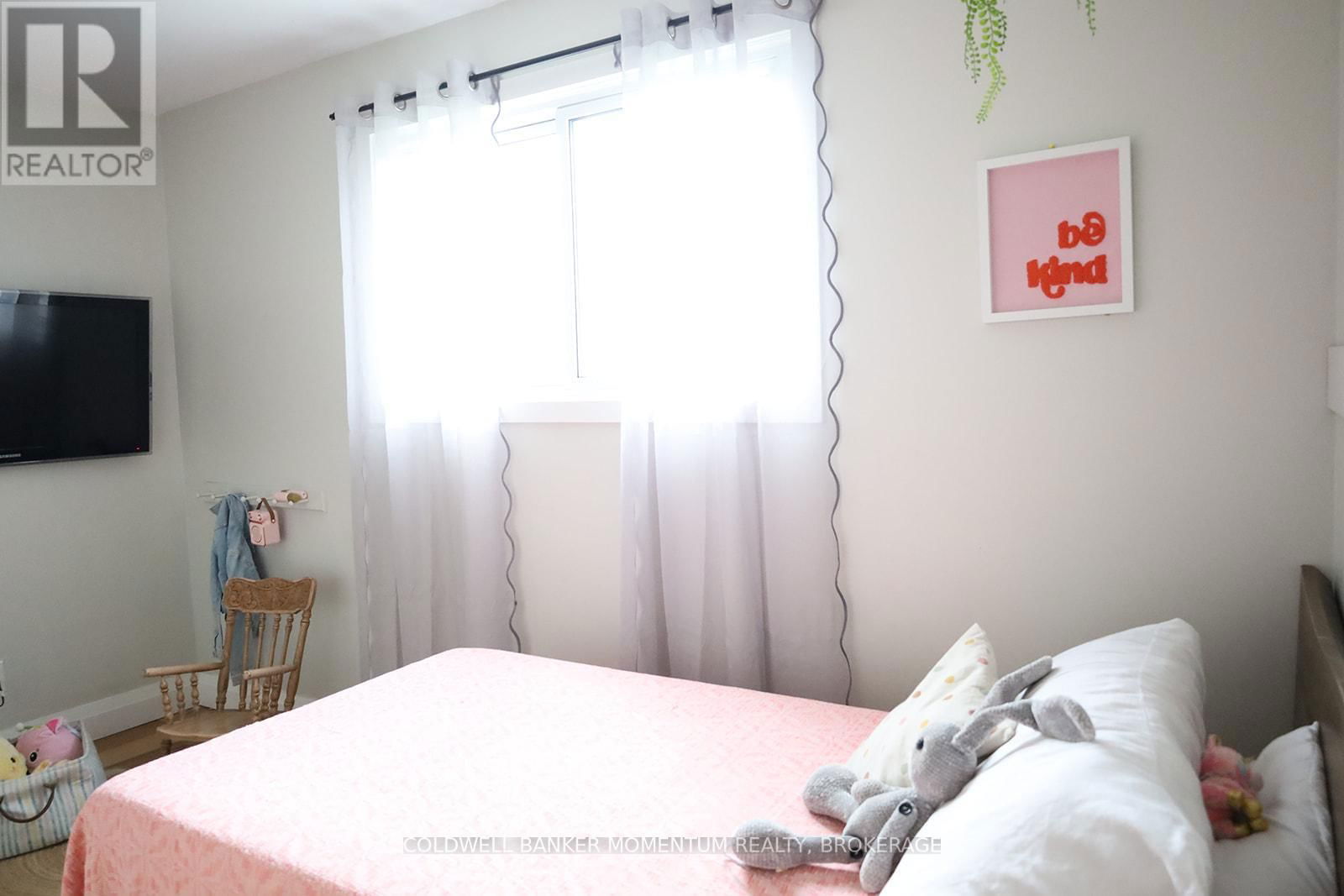 103 GLENAYR PLACE Image 27