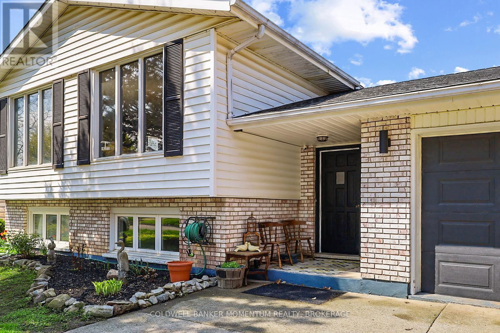 103 GLENAYR PLACE Image 3
