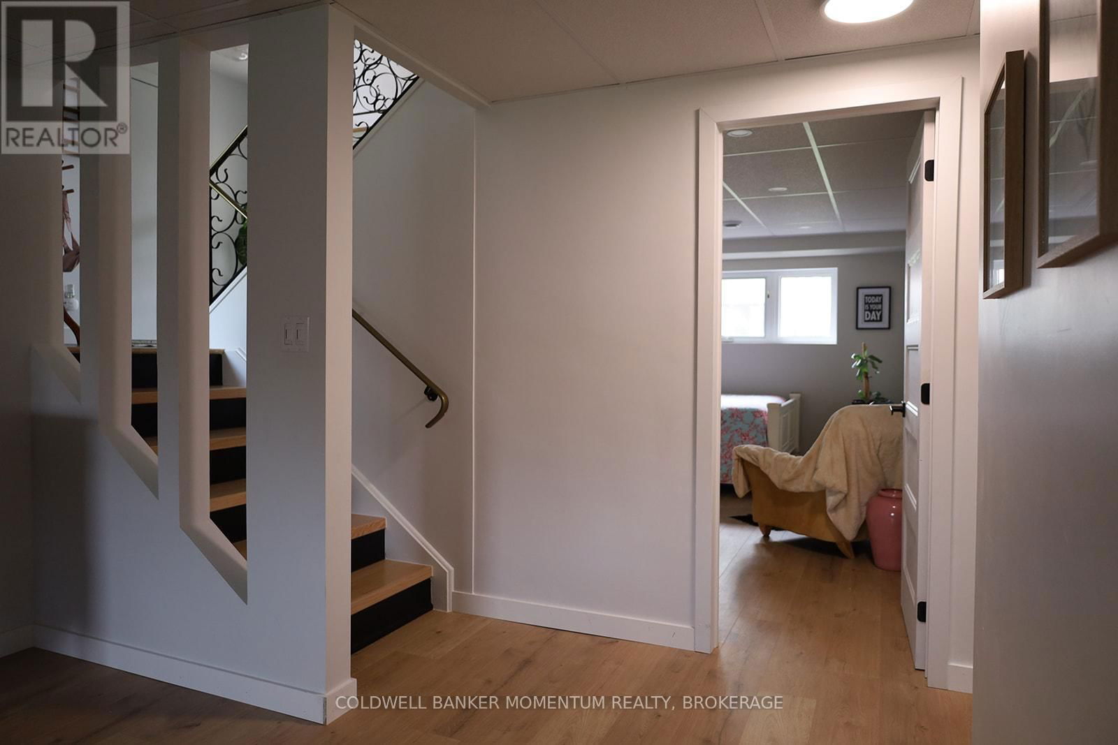 103 GLENAYR PLACE Image 37
