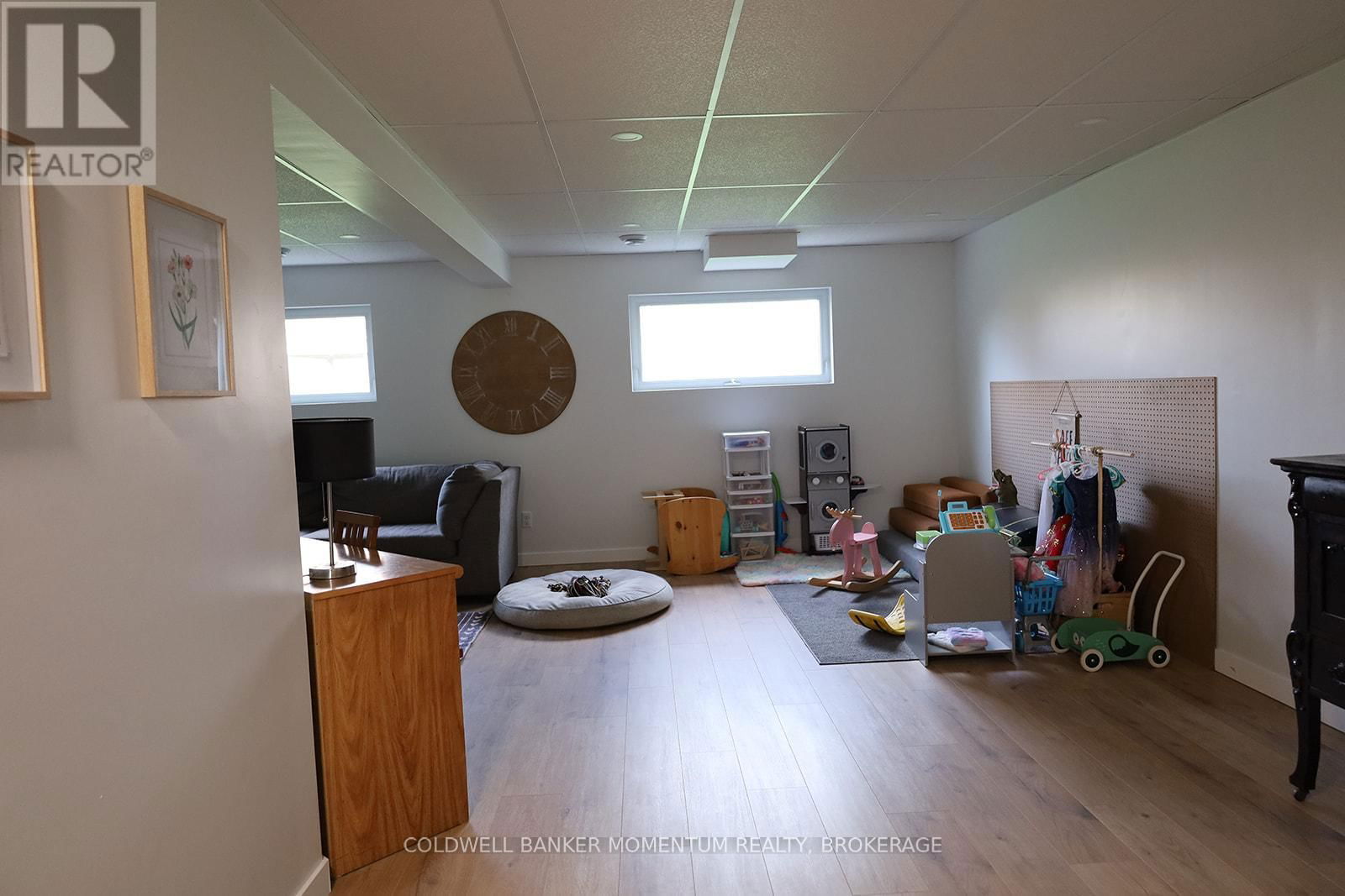 103 GLENAYR PLACE Image 38