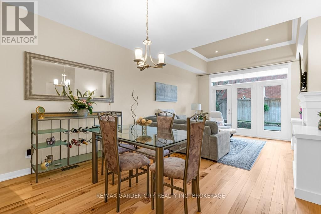 20 - 2880 KING STREET Image 9