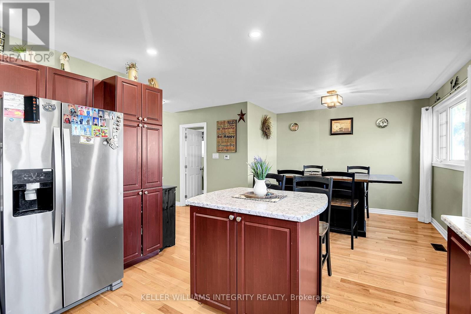 38 ST LAWRENCE STREET Image 10