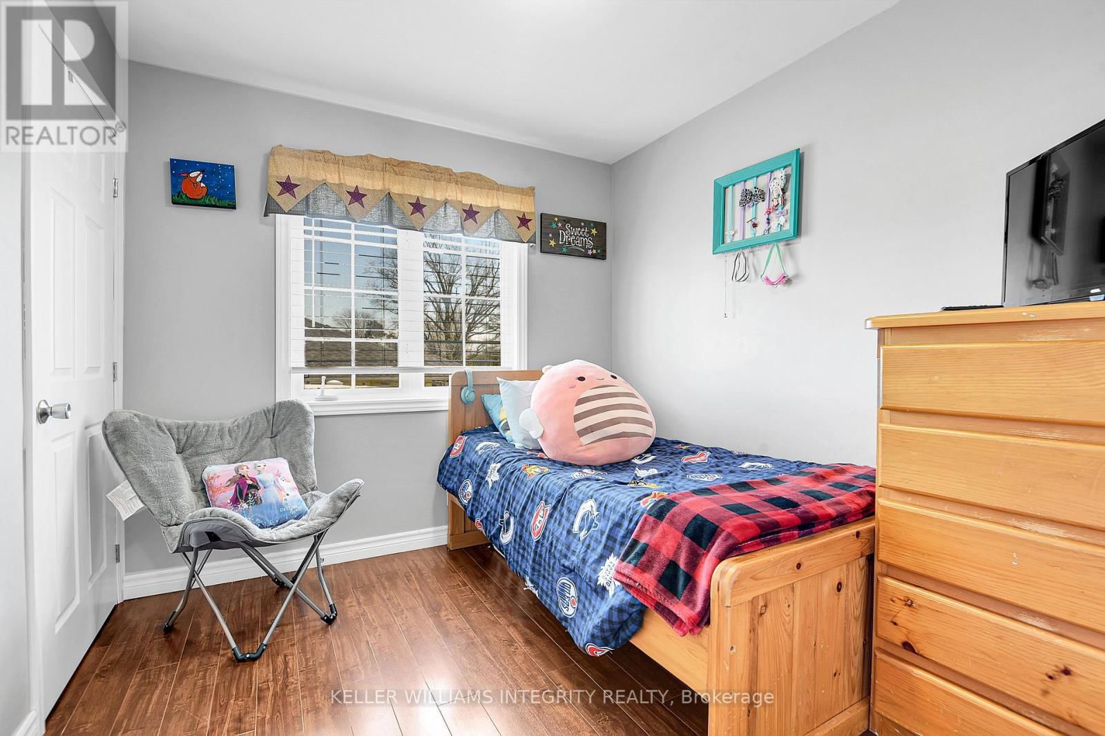 38 ST LAWRENCE STREET Image 22