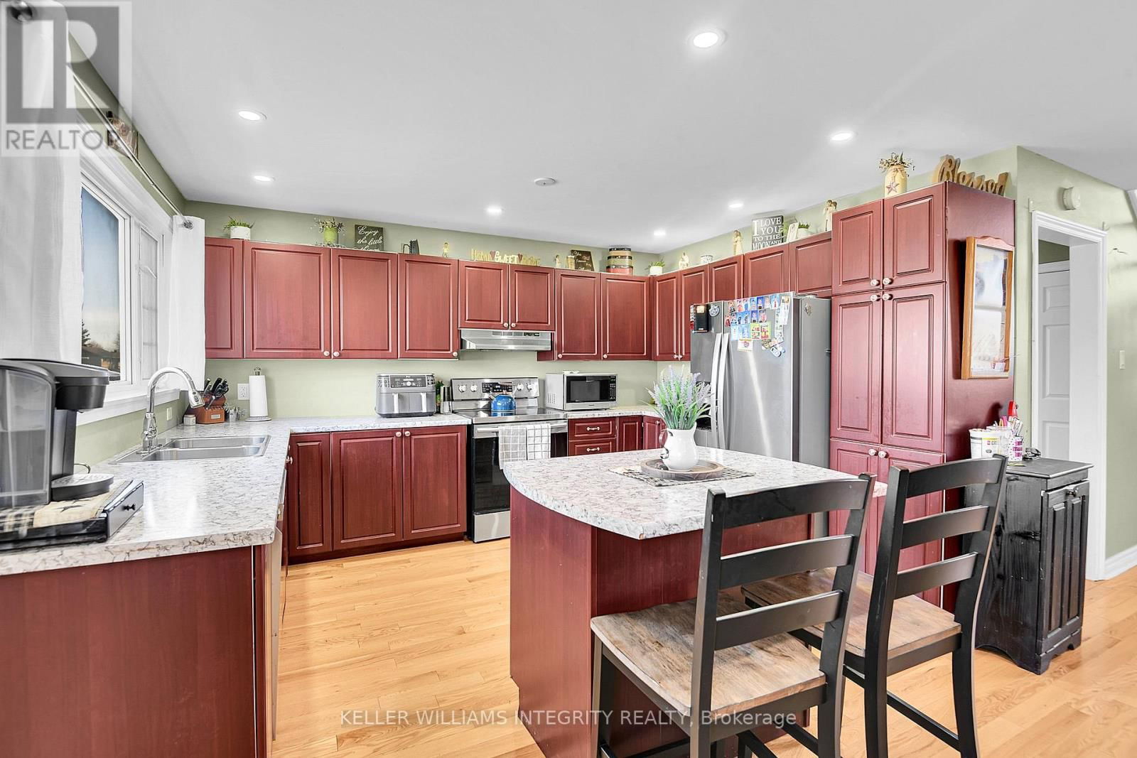 38 ST LAWRENCE STREET Image 8