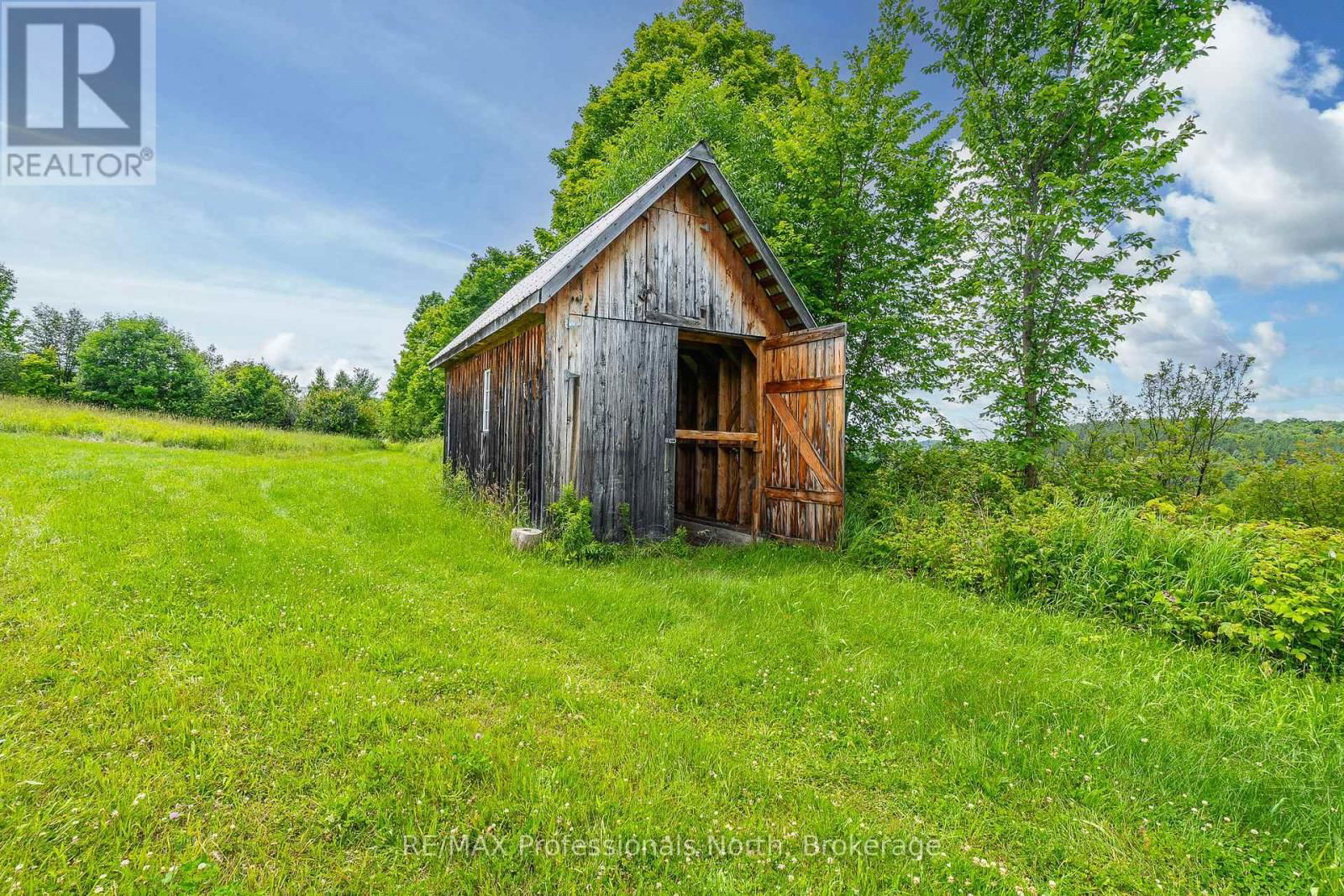 817 SCHUTT ROAD Image 15