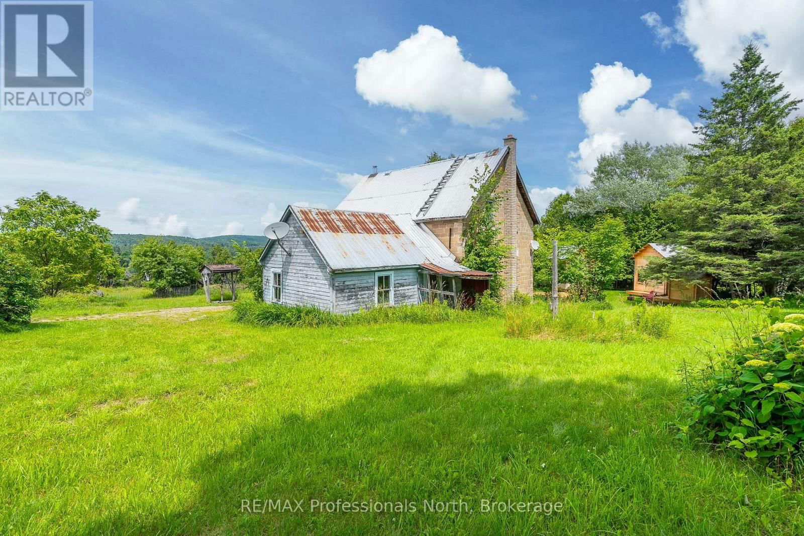 817 SCHUTT ROAD Image 16