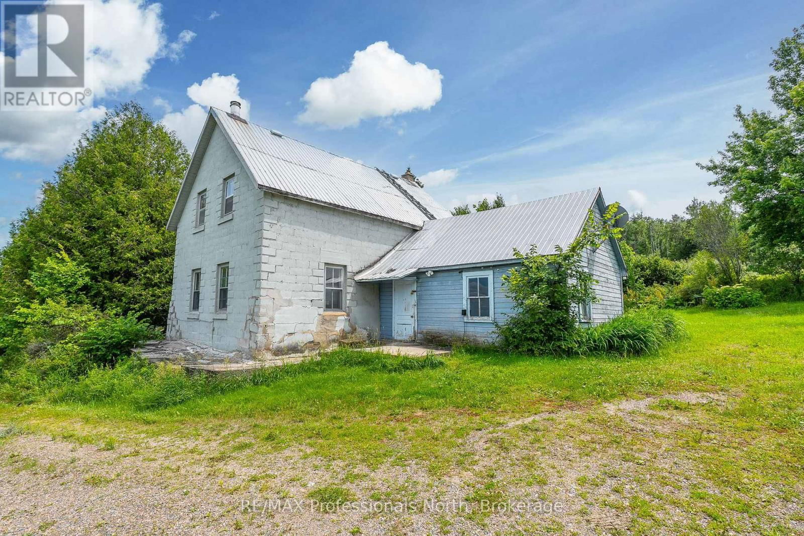 817 SCHUTT ROAD Image 8