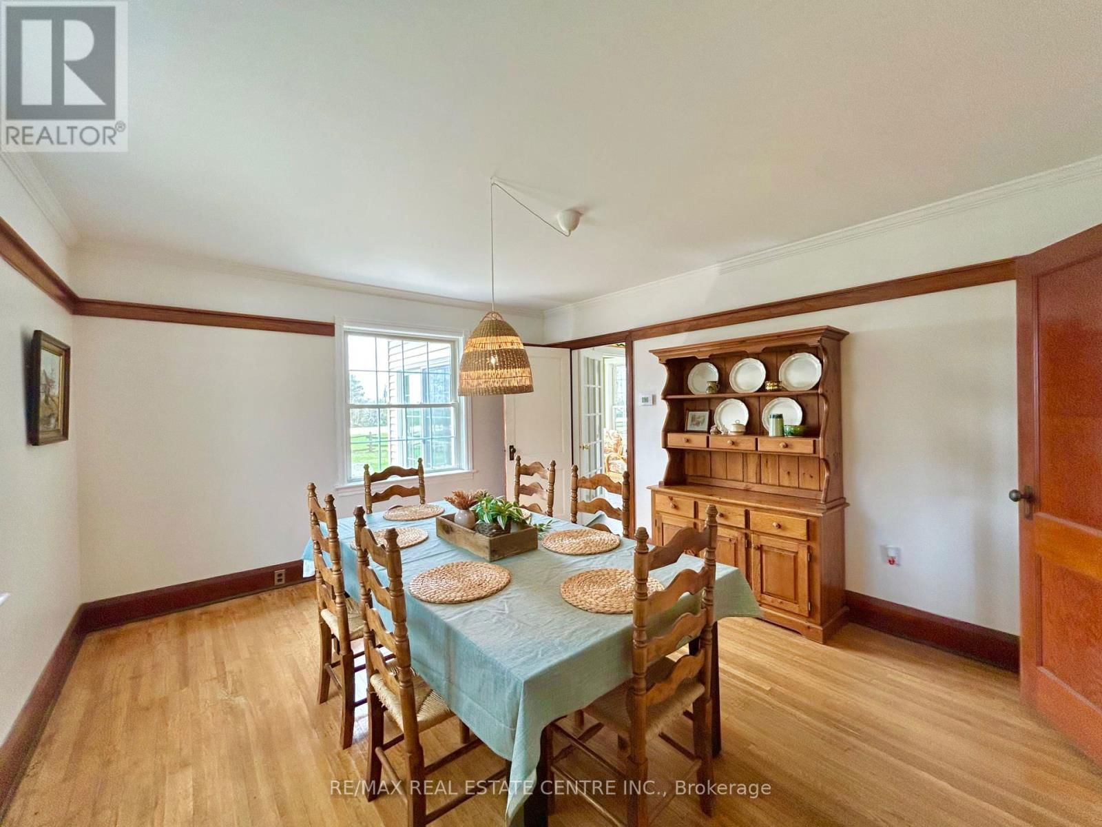 384323 20 SIDEROAD Image 12