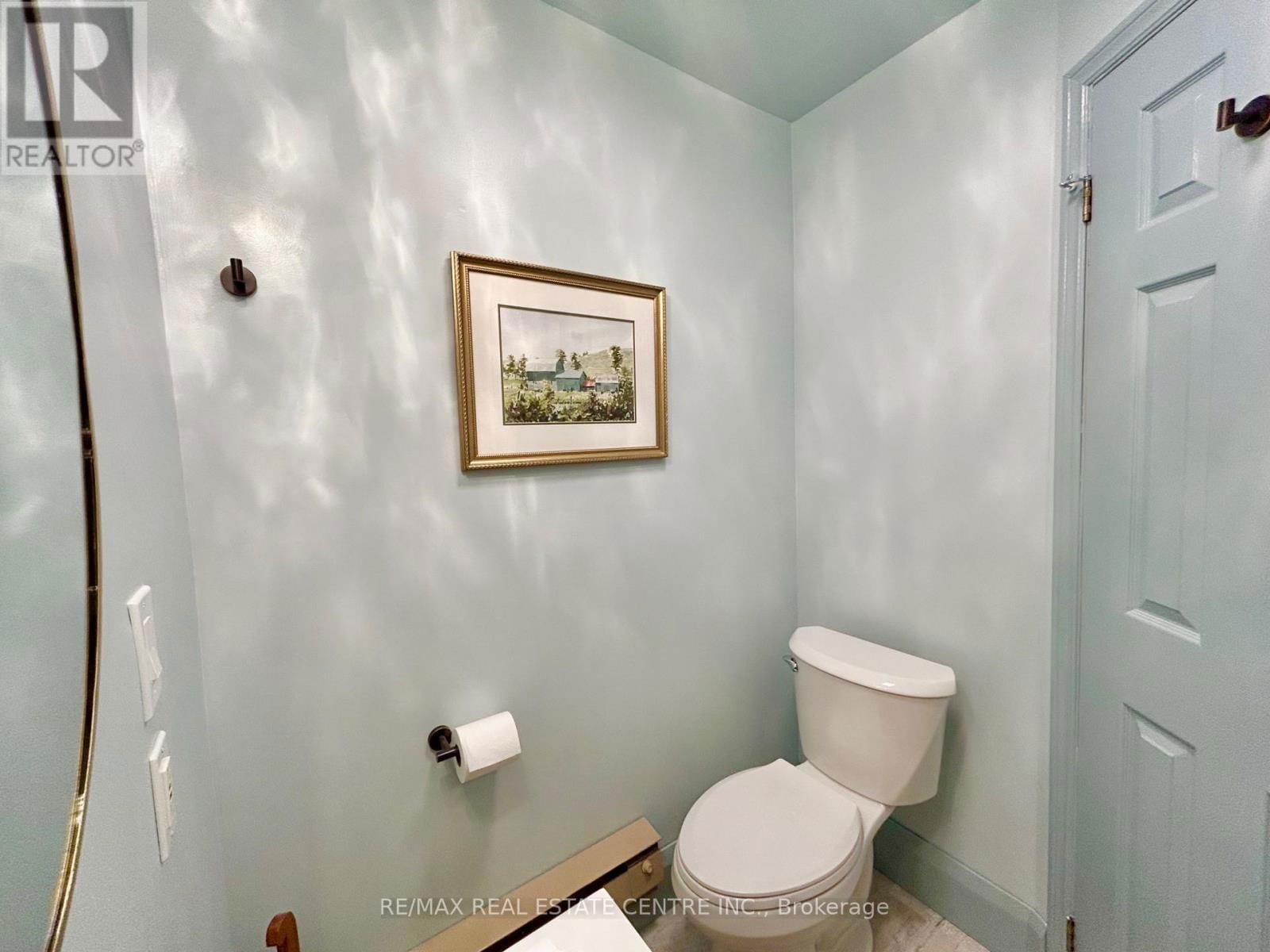 384323 20 SIDEROAD Image 26