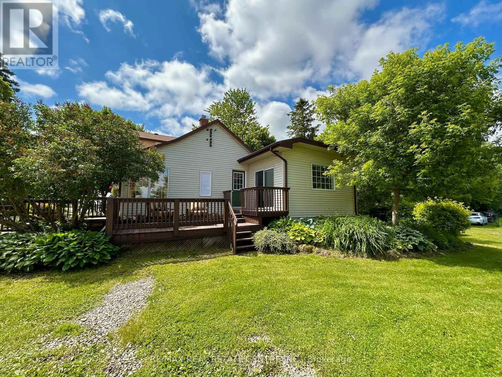 384323 20 SIDEROAD Image 44