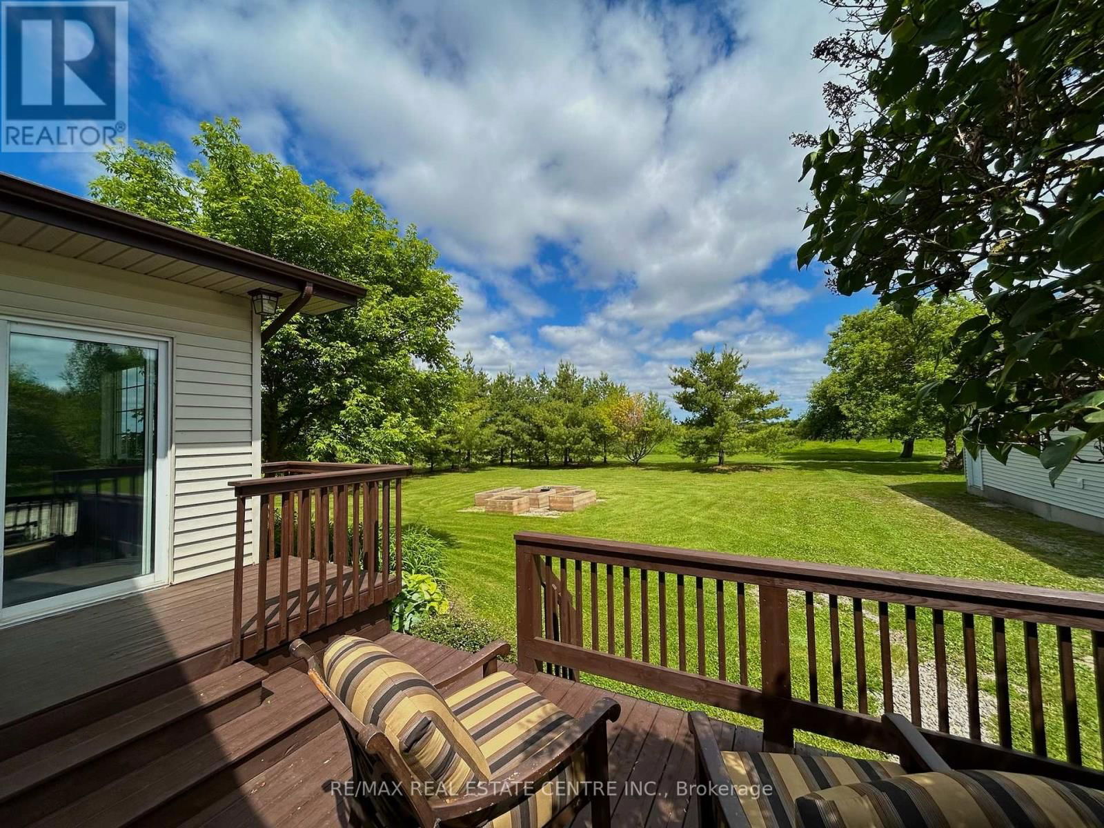 384323 20 SIDEROAD Image 45