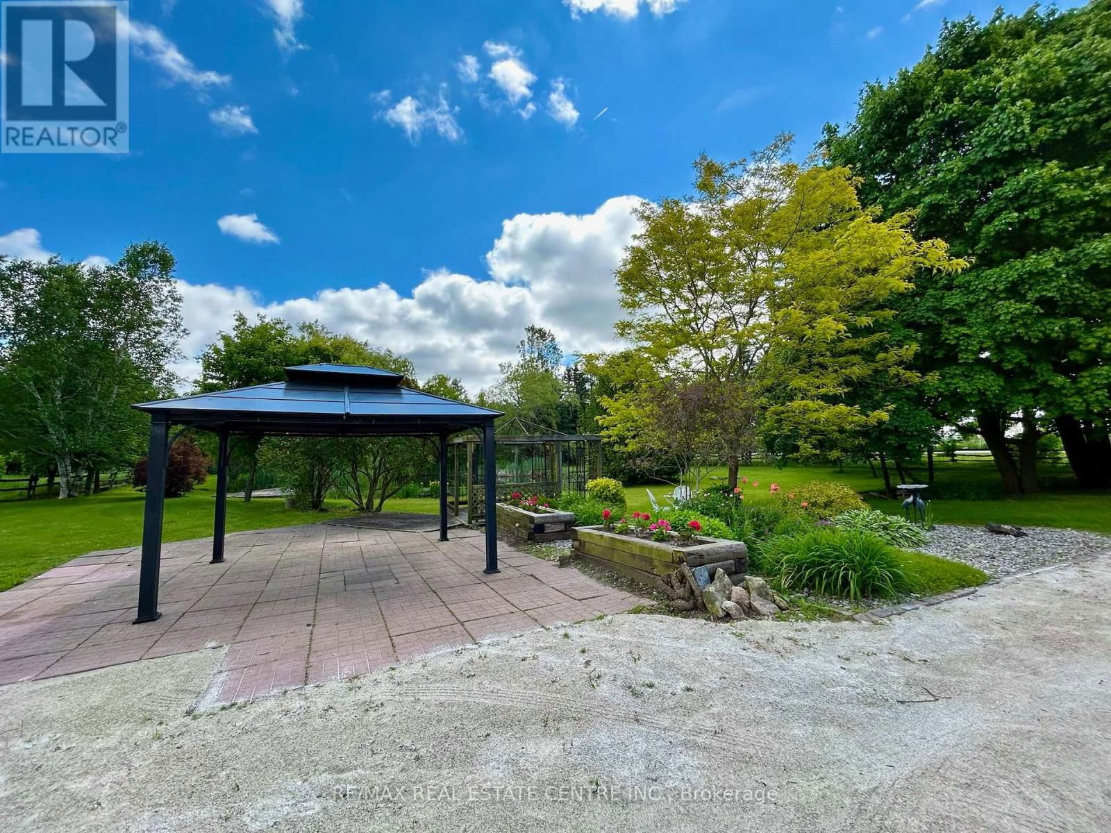 384323 20 SIDEROAD Image 46