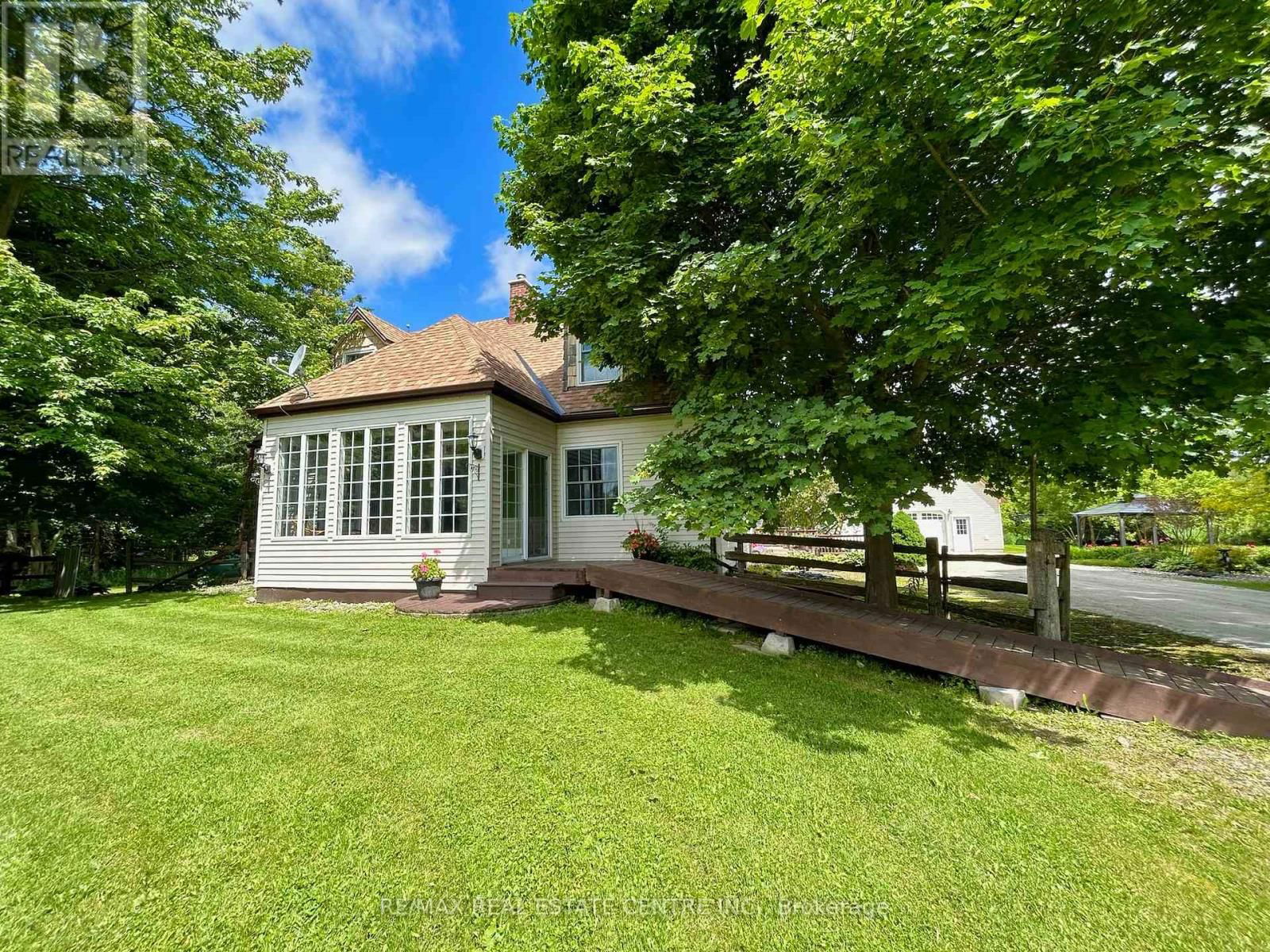 384323 20 SIDEROAD Image 5