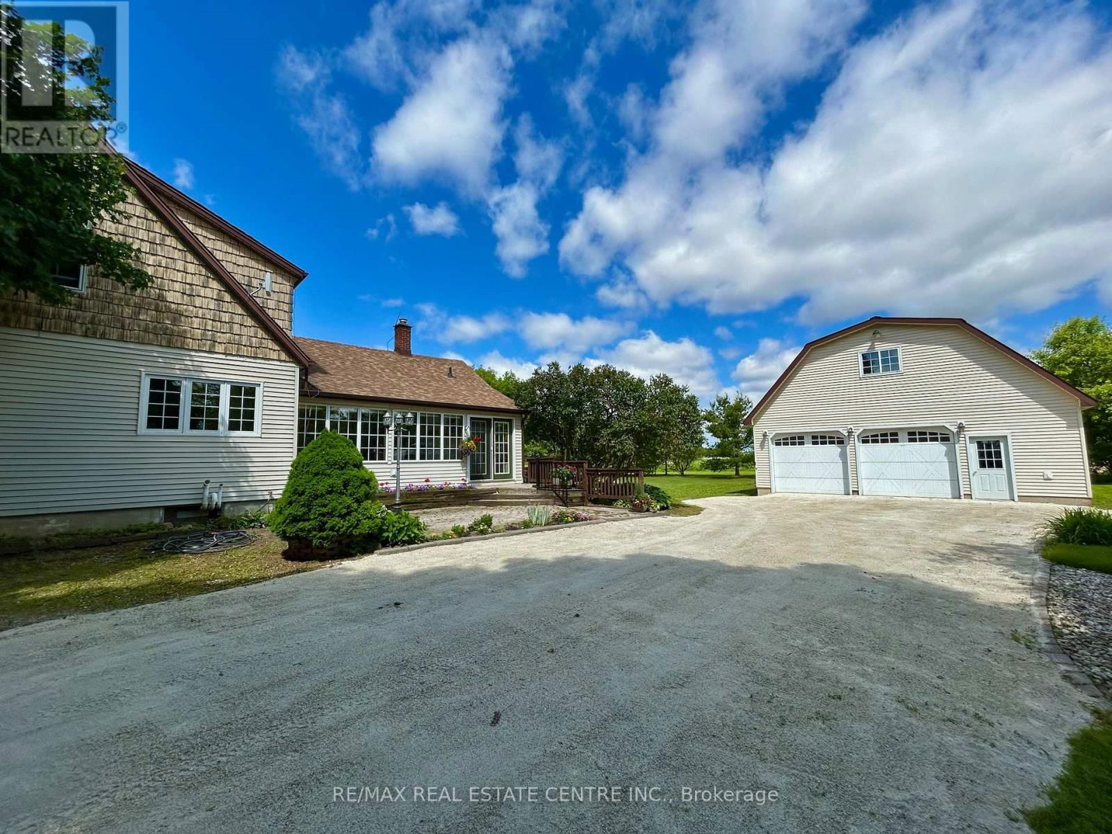 384323 20 SIDEROAD Image 6