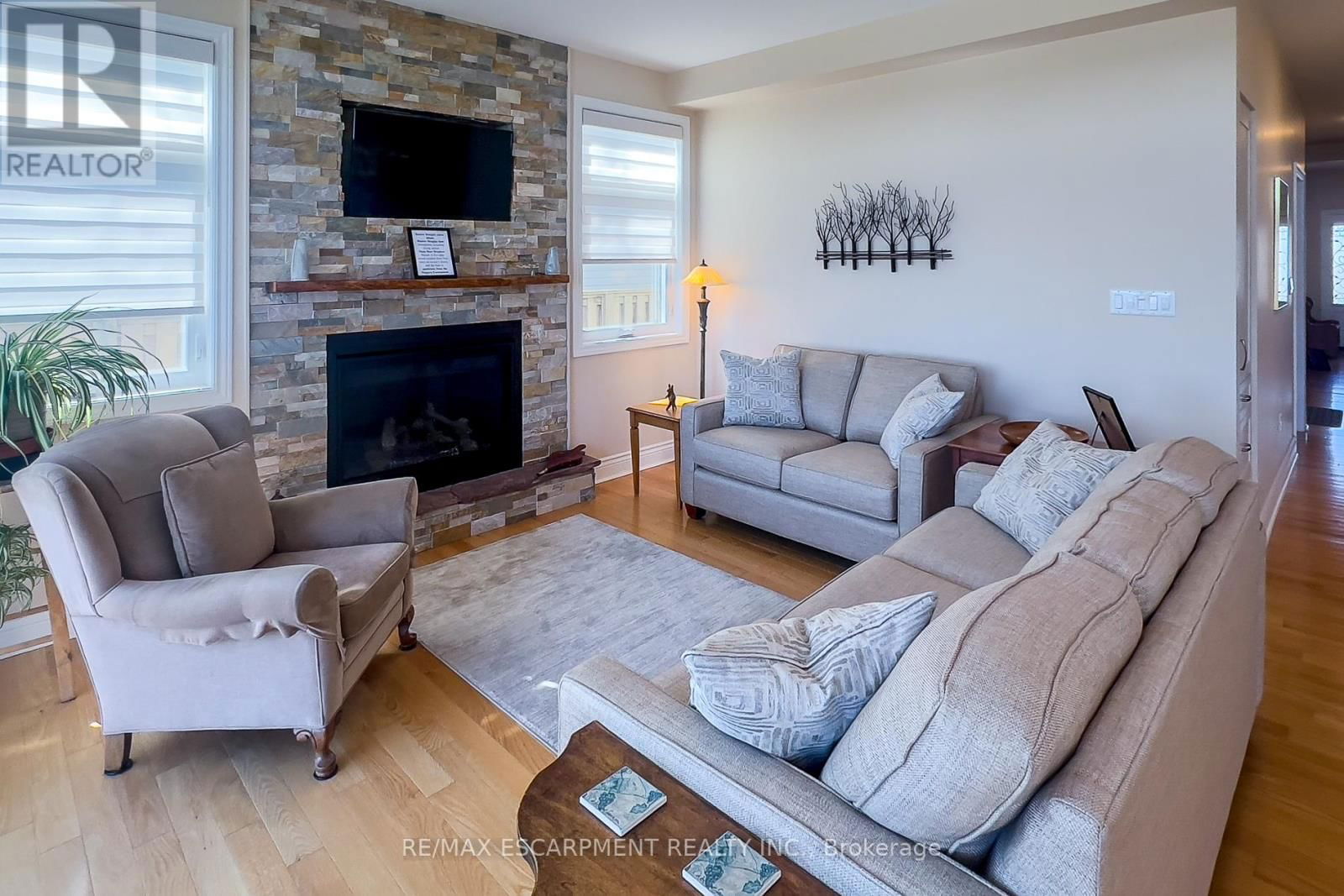 72 LAKESIDE DRIVE Image 11