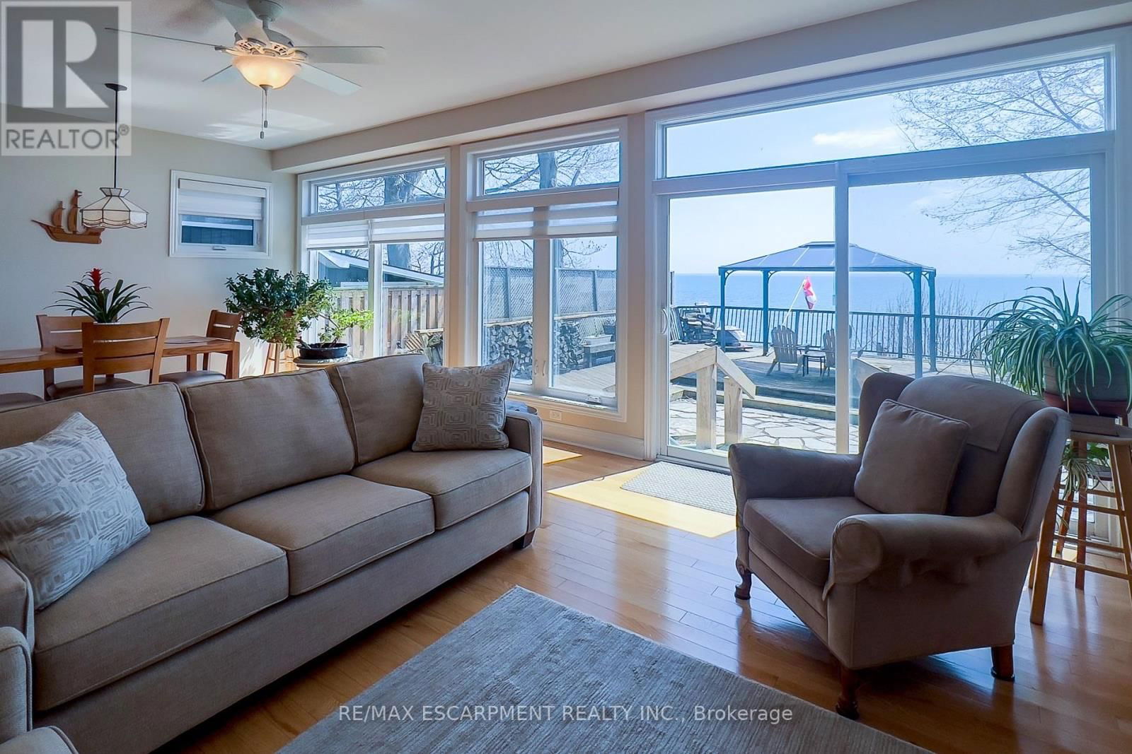 72 LAKESIDE DRIVE Image 14