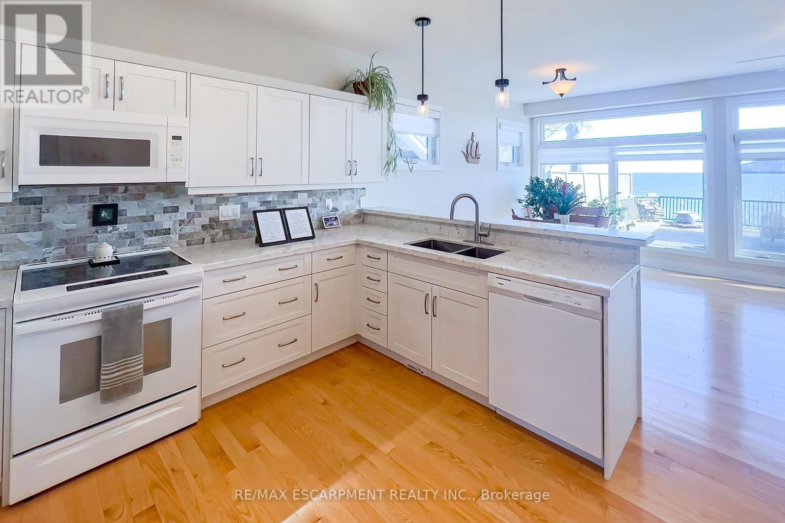 72 LAKESIDE DRIVE Image 21