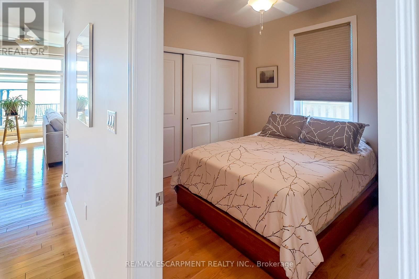 72 LAKESIDE DRIVE Image 24