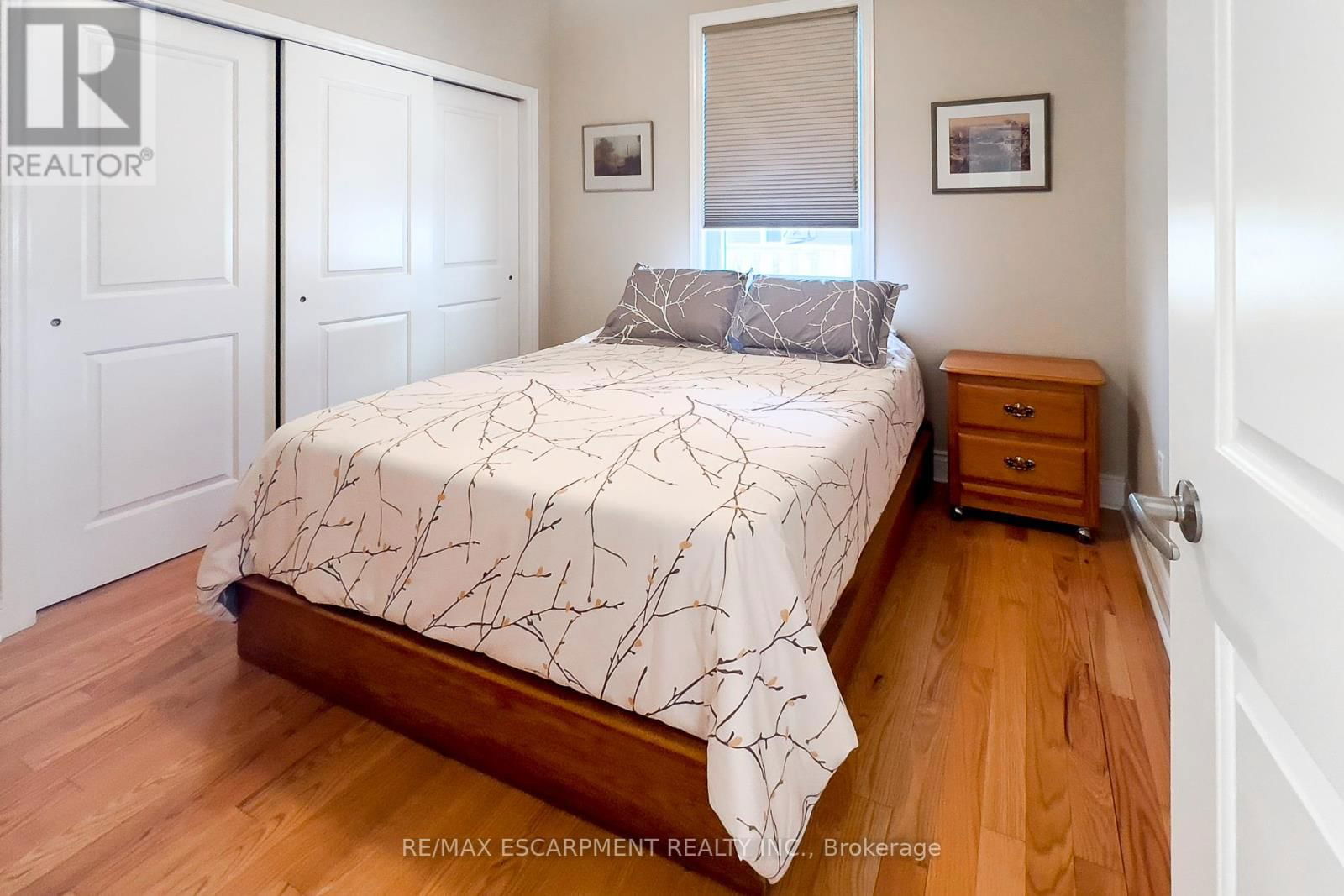 72 LAKESIDE DRIVE Image 25