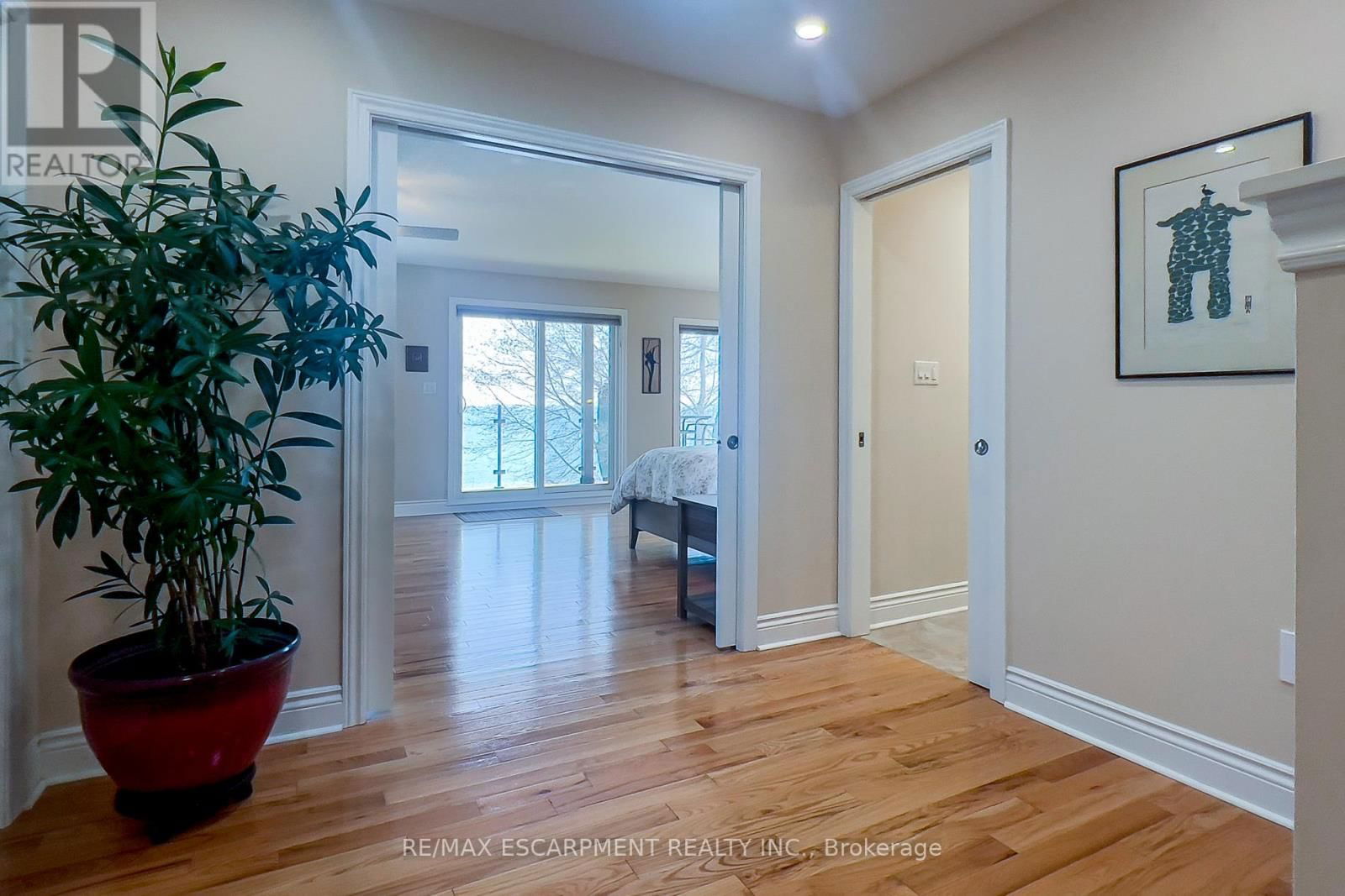 72 LAKESIDE DRIVE Image 29