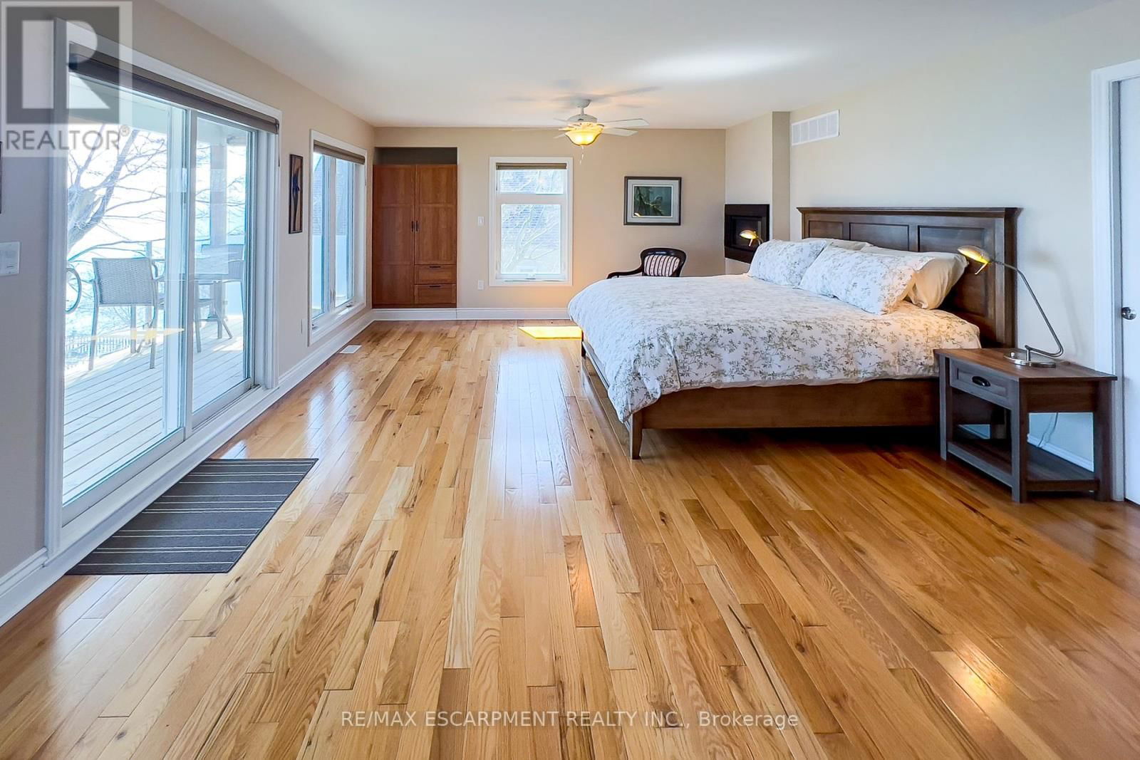 72 LAKESIDE DRIVE Image 32