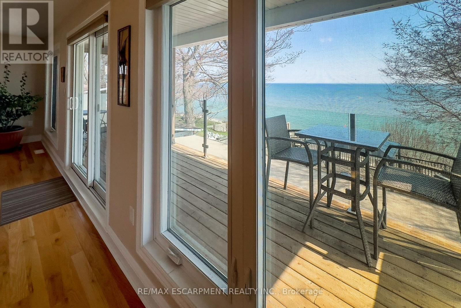 72 LAKESIDE DRIVE Image 33