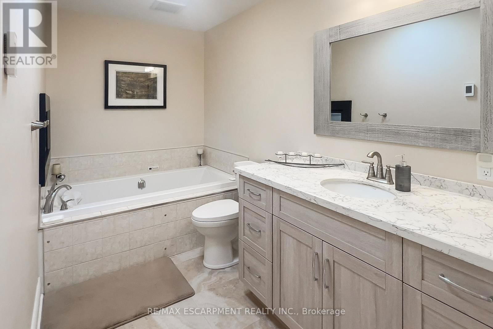 72 LAKESIDE DRIVE Image 38