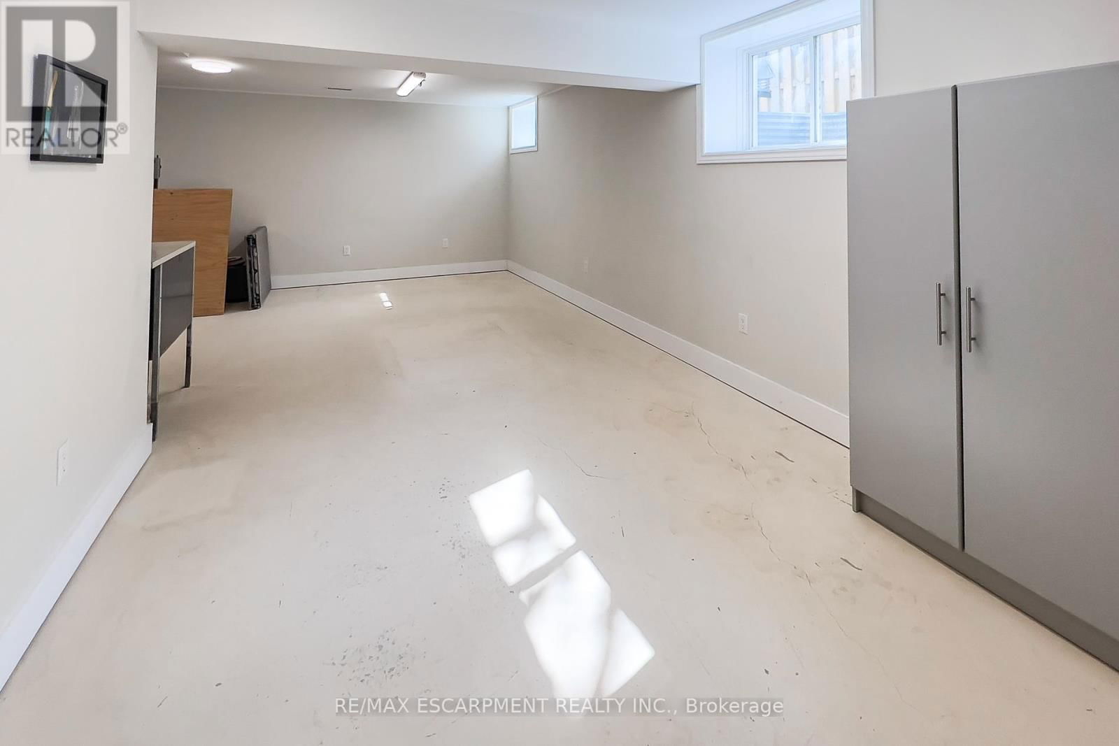 72 LAKESIDE DRIVE Image 45