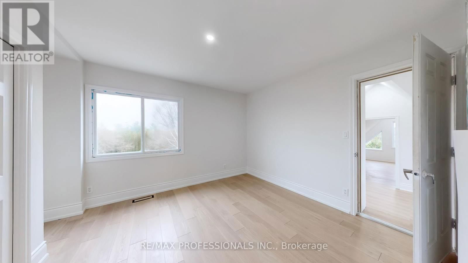 554045 MONO AMARANTH TOWNLINE Image 40